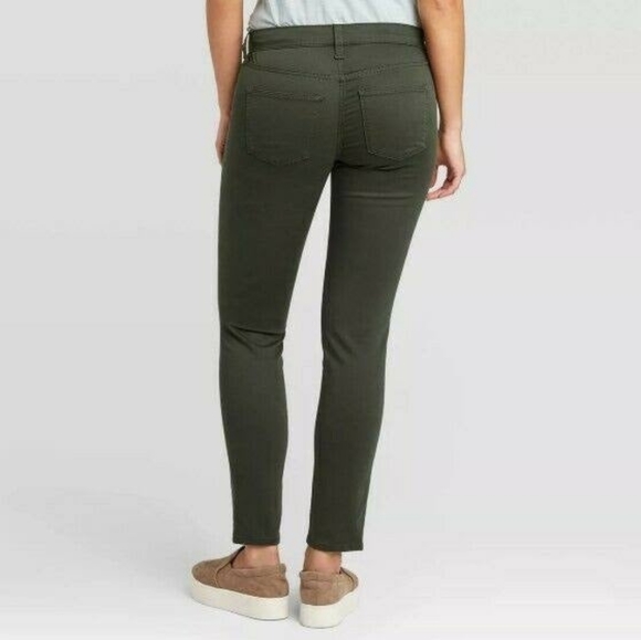 NWOT Universal Thread Mid Rise Skinny Green Jeans - Picture 2 of 5